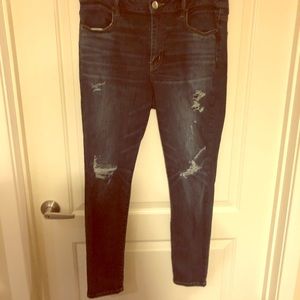 American Eagle Distressed High Rise Jegging EUC